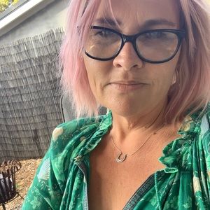 Meet your Posher, Suzanne